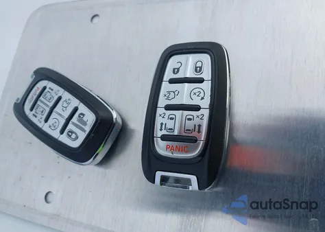 2018 Chrysler Pacifica Touring L z USA, uszkodzony, nr VIN 2C4RC1BG7JR271272